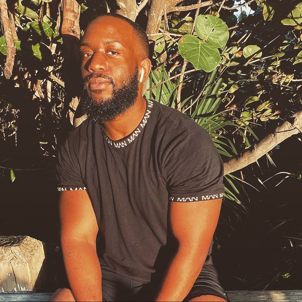 Meet your Posher, Derrick